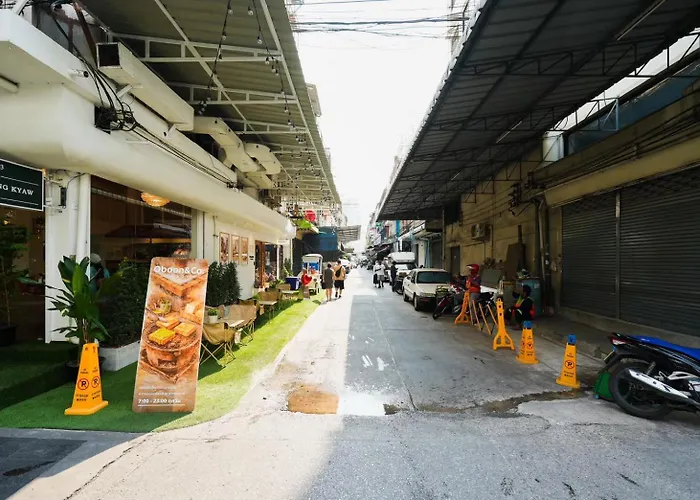 公寓 Sleeppop Sukhumvit 42 - Bts เอกมัย *