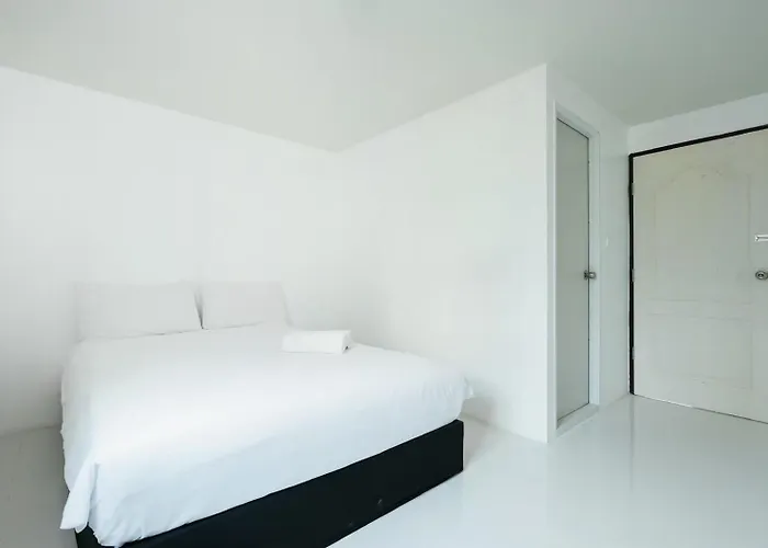 Sleeppop Sukhumvit 42 - Bts เอกมัย 公寓