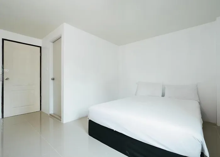 公寓 Sleeppop Sukhumvit 42 - Bts เอกมัย 曼谷