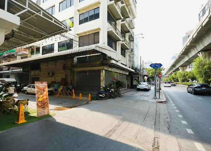Sleeppop Sukhumvit 42 - Bts เอกมัย